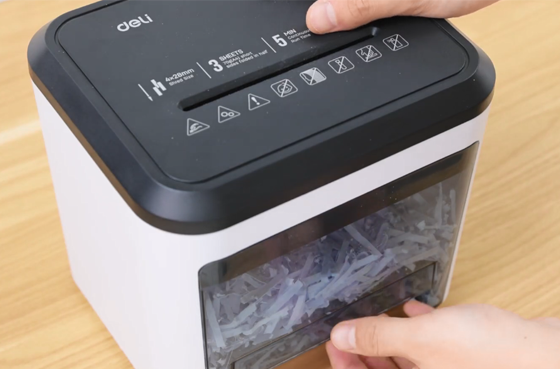01 Deli ET002 Trituradora de papel